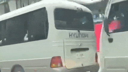 场面震撼！柬埔寨电诈园区上演集体大逃亡！